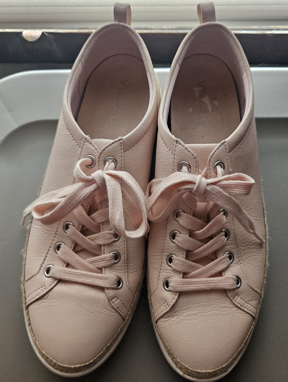 Vionic Winny Pink Leather Sneakers Size 11
